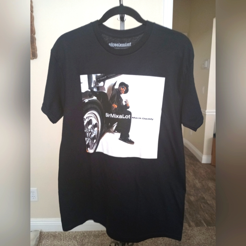 NWOT SIRMIXALOT TEE
